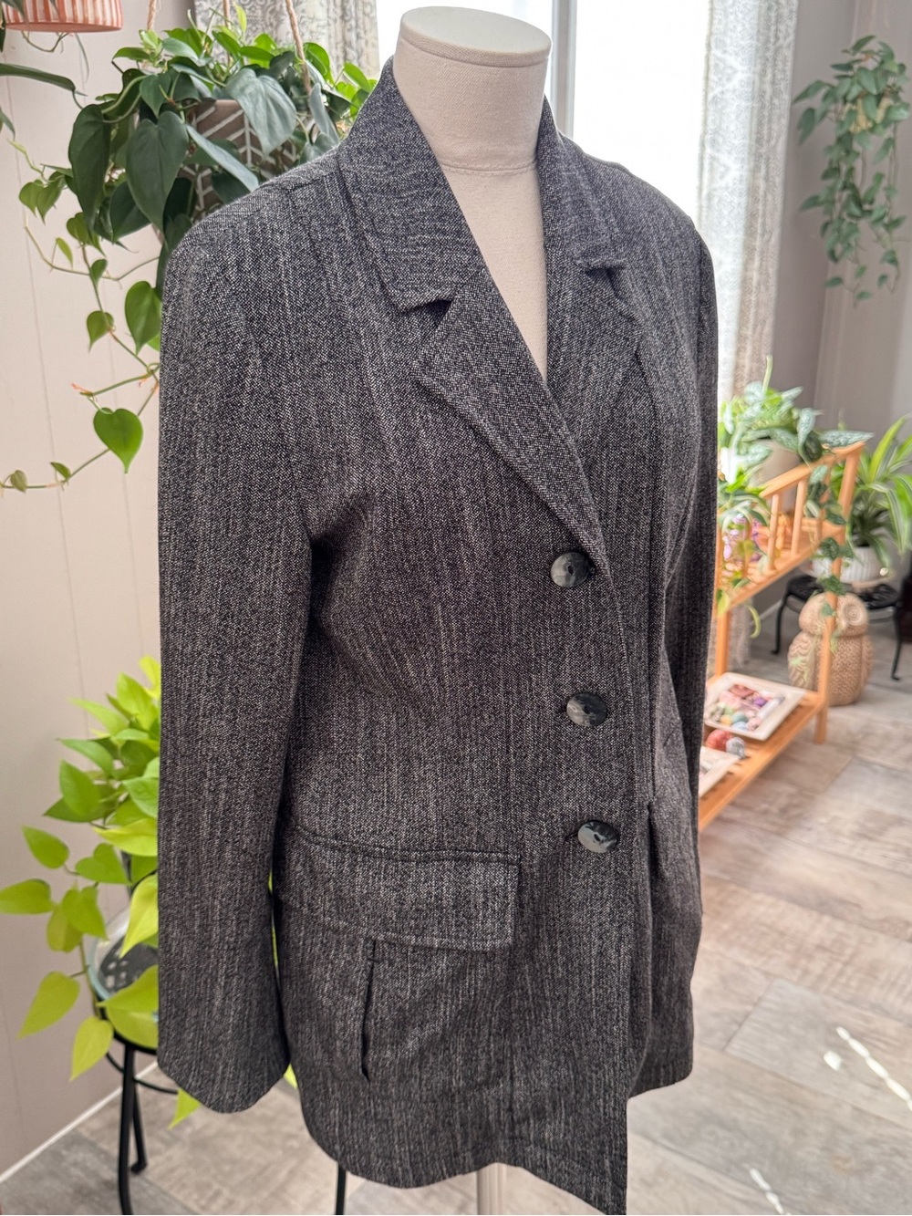 J. Jill textured tweed-knit three-button boyfriend blazer in a charcoal gray mix